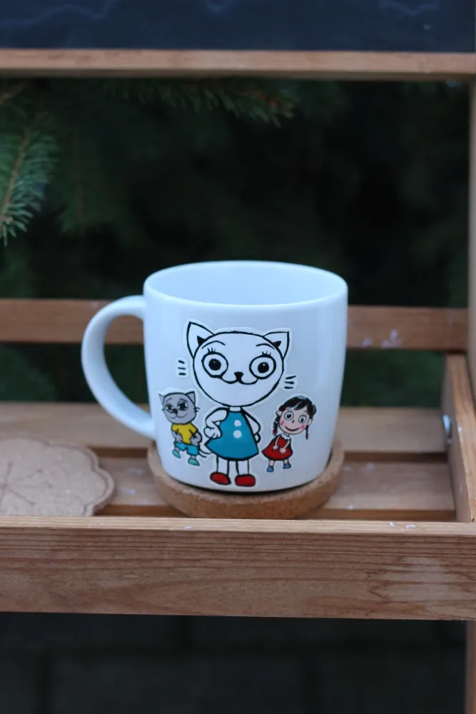Kotek z przyjaciółmi — rękodzieło: porcelana