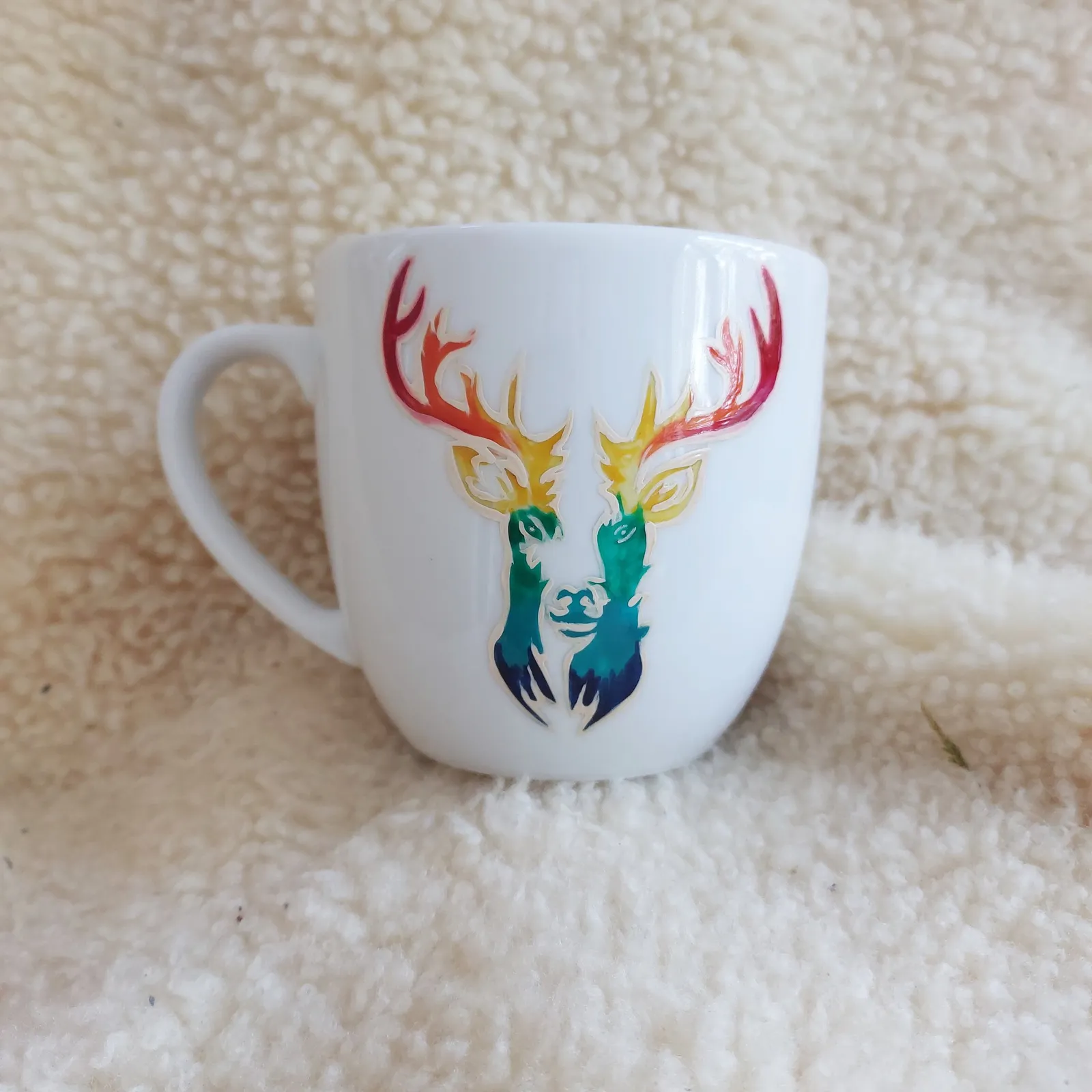 Tęczowy jeleń — rękodzieło: porcelana